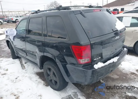 2005 Jeep Grand Cherokee Laredo z USA, uszkodzony, nr VIN 1J8GR48K35C637433
